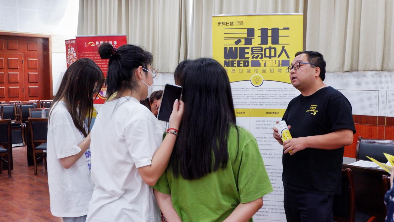 394E8B711EA8A4BBBBACBD481C58E487